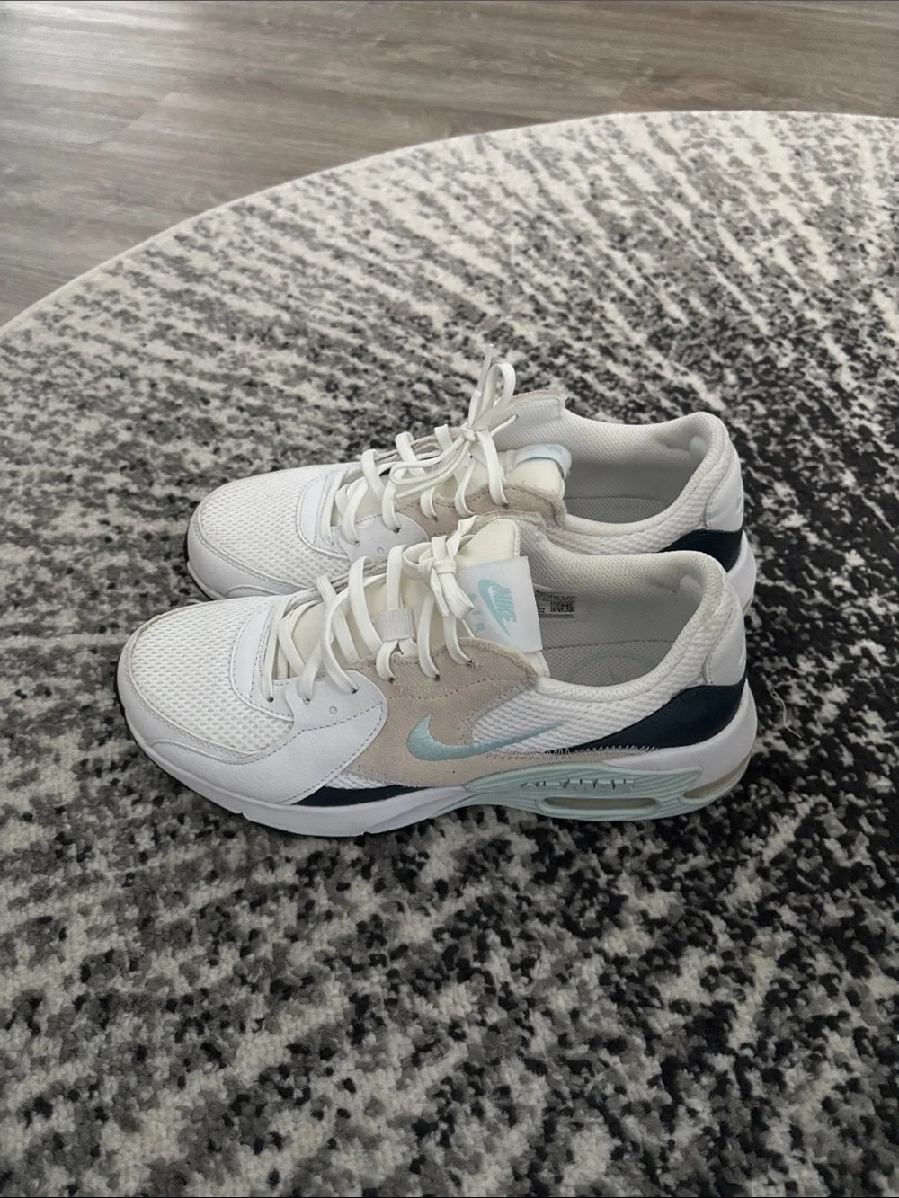Women’s Nike Air Max Size 8.5